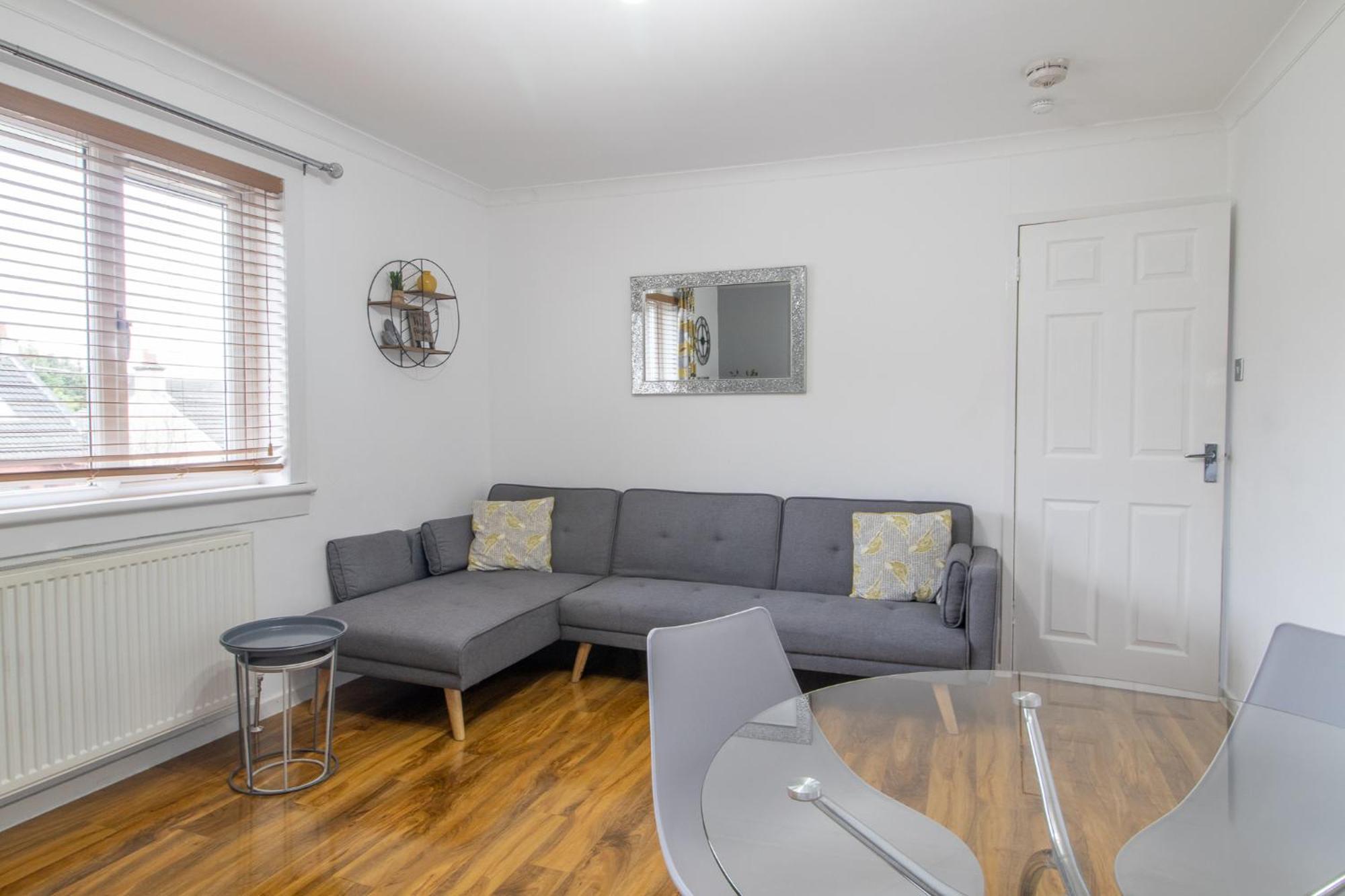 1 Bed Apartment Central Hamilton Free Wifi With Great Transport Links To Glasgow מראה חיצוני תמונה